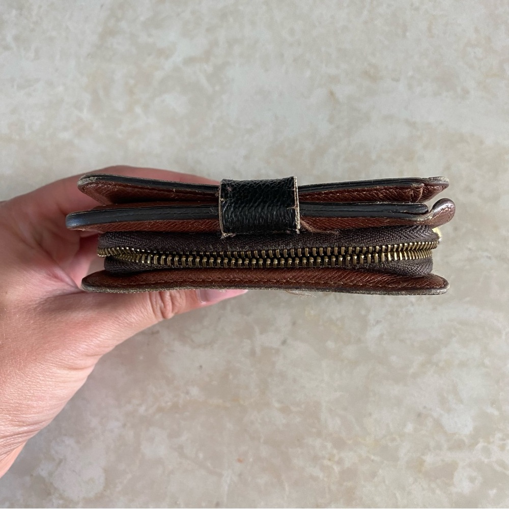 Authentic Louis Vuitton Vintage Compact Monogram Canvas Wallet - Picture 7 of 16